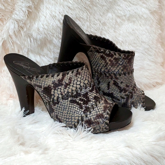 Donald J. Pliner Shoes - Donald J. Pliner Heels "Faux Snakeskin" Size 8.5